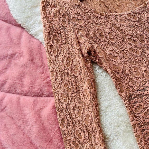 Kimchi Blue Elegant Lace Peplum Top - Picture 3 of 5